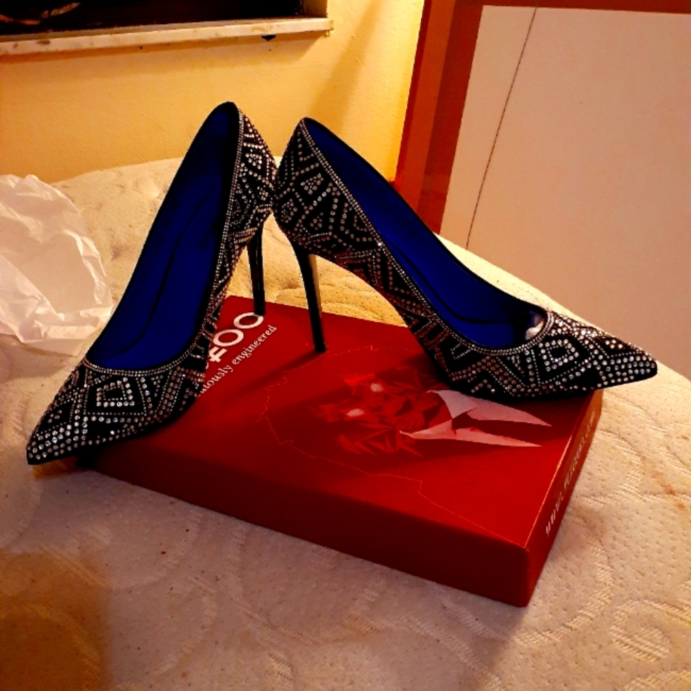 Women's one of a kind Maceoo heels size 8